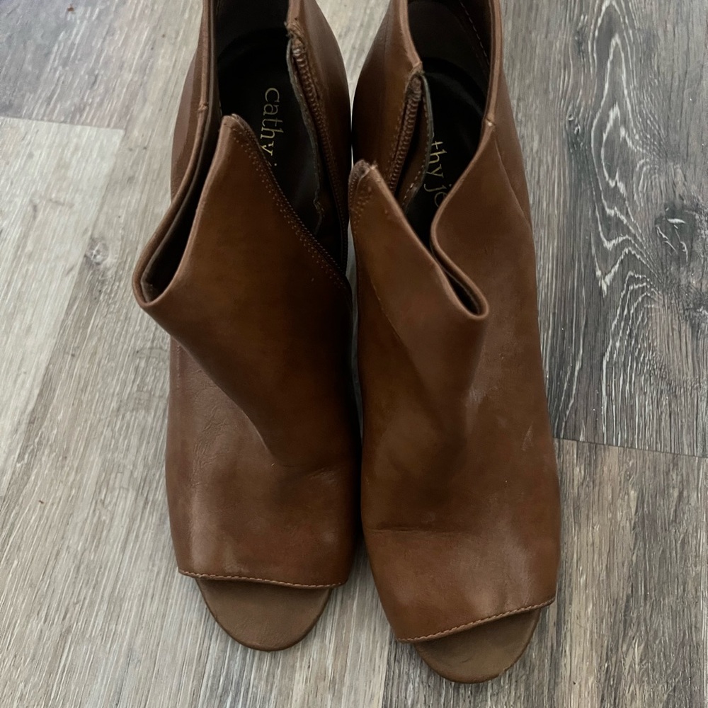 Cathy Jean Brown Heeled Boots with Chunky Heel